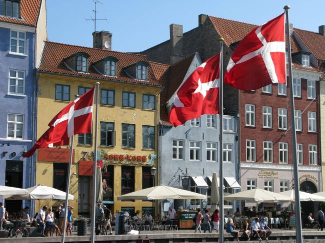 いよいよ、この旅の最終目的国、デンマーク王国はコペンハーゲンに到着しました。アンデルセン童話の故郷です。<br />アンデルセンが愛した可愛い町並みを、自分の足で歩けるなんて幸せです。<br /><br />