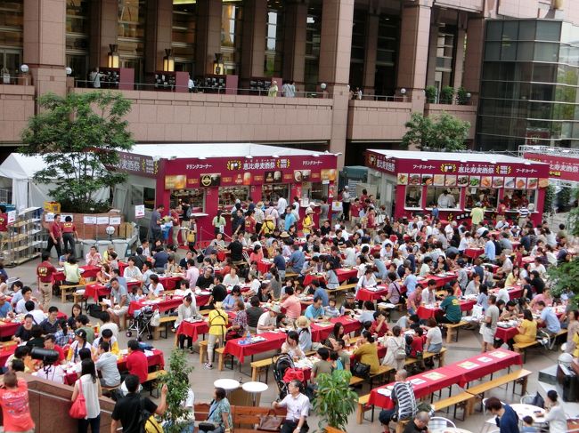 恵比寿麦酒祭(エビスビール祭り) 2013<br /><br />3連休に予定もなかったので、開催中のエビスビール祭りに初めて参加しました。<br /><br />美味しいエビスビールに美味しいオツマミを堪能♪<br />いろいろお土産までいただいて、とても楽しかったです。