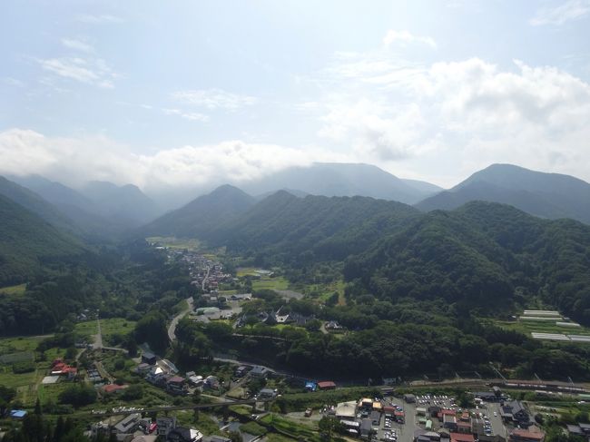 作並温泉での一泊ののち、かつて行って良かった記憶のある山寺へ。ついでに川西ダリア園というところと、米沢へも寄り道しました。【全日程】1-2日目 岩手(遠野) フォルクローロ遠野泊3日目 岩手(盛岡) ホテルパールシティ盛岡泊 4-5日目 秋田(乳頭温泉) 休暇村乳頭温泉泊6日目 宮城(作並温泉) ゆづくしSalon一の坊泊7日目 山形(山形・米沢) 知人宅泊8日目 福島(田村)
