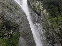 2013年9月　九州の旅　第２日　菊池渓谷（四十三万の滝(84)）、栴檀轟の滝(85)、熊本