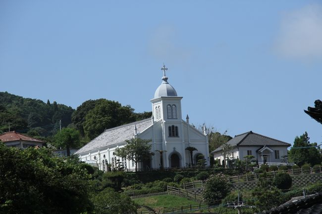 大江天主堂と崎津天主堂どちらも行きたかったところです。<br />一昨年の長崎旅行の時に天草にも二つの天主堂があることを知り、その時以来ずっと頭にあったところでした。<br />家は神道で、弘法大師を信じ、学校はカソリックだった。<br />なんでもええんかい！！　との声が聞こえてきそうな感じです。<br />それも日本が平和で宗教戦争がないことの証でしょうか。<br /><br />熊本市内に戻りドーミイン熊本に宿泊しましたが、和洋室で広くて洗面も風呂も最高でした。<br />最上階には温泉もありますので温泉好きにはたまらないと思います。<br /><br />晩御飯は外食でしたが、ホテルの勧める店にして正解でした。<br />美味しくて好きなビールがグイグイと胃袋に注がれてしまいました。