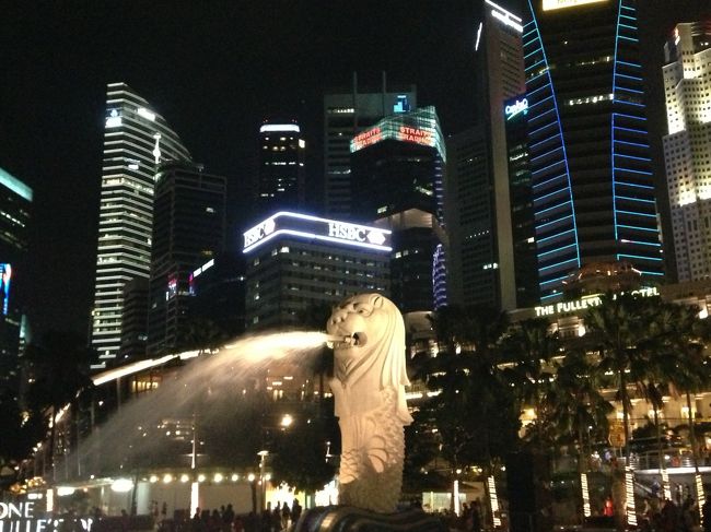 【スーパースターヴァーゴ】<br />シンガポール・ペナン・プーケットクルーズの<br />マーライオン公園近辺散策編です。<br />とっても蒸し暑いシンガーポールでしたが、<br />夜景はとてもきれいでした。<br />
