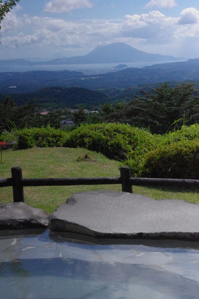 ８月に鹿児島霧島温泉郷から桜島へ行きました。前日に桜島が大噴火！！<br />