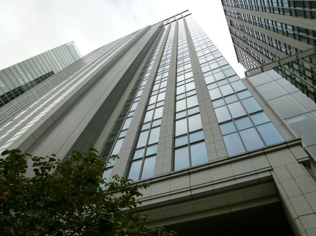 「ホテルに住みたい」と思うくらい、<br />ホテルステイが好きなワタクシ。<br /><br />今回はちょっと足を伸ばして、<br />東京のホテルにステイです。<br />台風22号と23号が接近する中、<br />二つの台風の合間を縫っての2泊でした。<br /><br />近場のホテルに1泊するのと違って、<br />前日は仕事と家事で、それは大変でした。<br />でもその分リフレッシュでき、<br />幸せな気持ちいっぱいで帰ってきました。