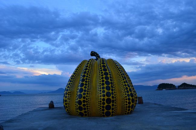 ついにアートの島、直島へ行ってきました！<br />島の人も優しくて、アート作品に囲まれ、すてきな時間を過ごせました♪<br /><br /><br />草間さんのかぼちゃは忘れられません！！