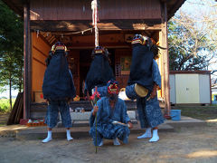加須市の集落　今鉾に伝わる　加須市無形民俗文化財　「今鉾の獅子舞」　神社で舞うー１