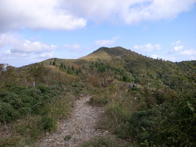 武奈ヶ岳登山　坊村〜御殿山〜ワサビ峠〜西南稜〜武奈ヶ岳（往復）<br />登り　２時間半　　昼食　３０分　下り１時間半<br />午前７時４５分登山開始　　午後１時下山