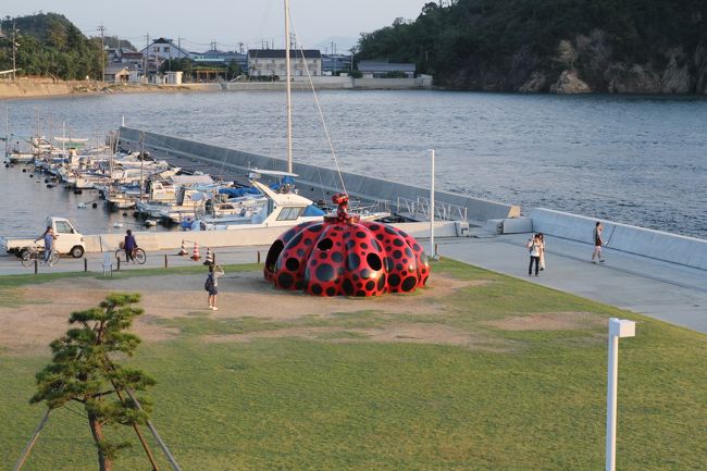 秋の瀬戸内、芸術祭をめぐる島旅（第２日目　女木島、男木島、直島）