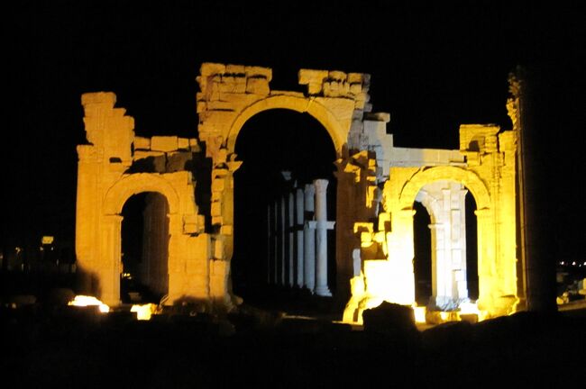 2011冬、シリア等・中東旅行記(9/54)：ダマスカス、旧市街散策、聖アナニアス教会、パルミラ遺跡夜景