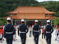 2011春、台湾旅行記6(17/20)：台北、忠烈祠、衛兵交代儀式、大殿、大門