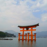 満潮の厳島神社に風情を感じて