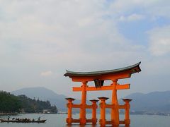 満潮の厳島神社に風情を感じて