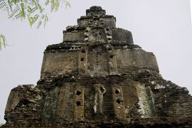 2011夏、スリランカ旅行記(20/46)：ポロンナルワ遺跡、トゥーパーラーマ遺跡の仏像、ランカティラカ遺跡の大仏