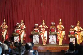 2011夏、スリランカ旅行記(28/46)：民族舞踊鑑賞、今日もワインで夕食