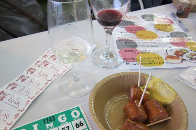 国内でドイツワインを扱う老舗ローテローゼ（本店は神戸北野）のワインフェストに行ってきました。<br />毎年、この時期開催で、新作ワイン等の試飲会。<br />辛口勢ぞろいでした。<br />ドイツにゆかりのある店が出展していたり、コンサートがあったり、ビンゴ大会もあったりと楽しかったです。<br />惜しむらくは、甘口ワインが少なかったことですかね。<br />ソーセージとクレープもおいしかったです。<br />辛口好きには十分満足いくないようでした。<br />場所も海が見えて素敵だし、ドイツの美女ともお話できたし、楽しかったです。