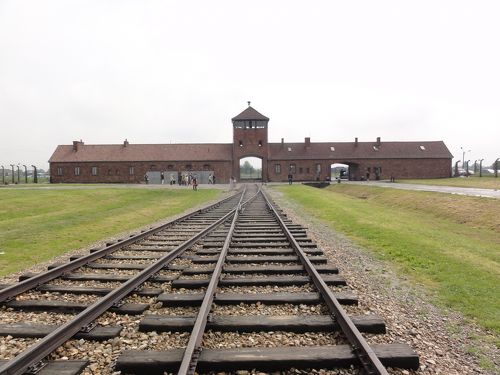 写真・資料集　アウシュビッツ強制収容所 アウシュヴィッツ第二強制収容所』アウシュビッツ(ポーランド)の