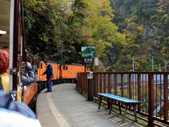 紅葉を求めて、富山県へ　②トロッコ電車で欅平へ