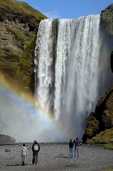 ★秋のアイスランド車旅（１４）南部の美しい滝の一つ、スコゥガフォスの滝へ