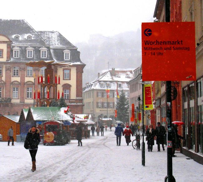 キッスとハートの街(#^.^#)。<br /><br />ハイデルベルクはそんな印象の街でした。<br /><br />ただ一つのアクシデントを除いては、、ね。クスン(T_T)<br /><br />☆ＡＮＡハローツアー中世の宝石箱とクリスマス市６日間☆<br /><br />１日目　成田発－直行便→ミュンヘン泊（Ａグレード－ｼｪﾗﾄﾝ・ﾐｭﾝﾍﾝ・ｱﾗﾍﾞﾗﾊﾟｰｸ－使い勝手よし♪）<br />２日目　ノイシュバインシュタイン城→シュトゥットガルト観光＆泊（Ａグレード－ﾏﾘｨﾃﾑ・ｼｭﾄｩｯﾄｶﾞﾙﾄ－至福の朝食♪）<br />３日目　ハイデルブルク観光→ローテンブルク観光＆泊（城壁内Ｂグレード－ｱﾙﾃｽﾌﾞﾗｳﾊｳｽ－超メルヘンなホテル♪）<br />４日目　ローテンブルク観光→ニュルンベルク観光＆泊（Ｂグレード－ﾊﾟｰｸｲﾝ・ﾆｭﾙﾝﾍﾞﾙｸ－デザイン○）<br />５日目　ミュンヘン観光→ミュンヘン発<br />６日目　直行便で成田着（時差で機内で目覚めると日本の14時頃）<br /><br />旅行記の文で、クリスマスマーケットはクリマと略しています。