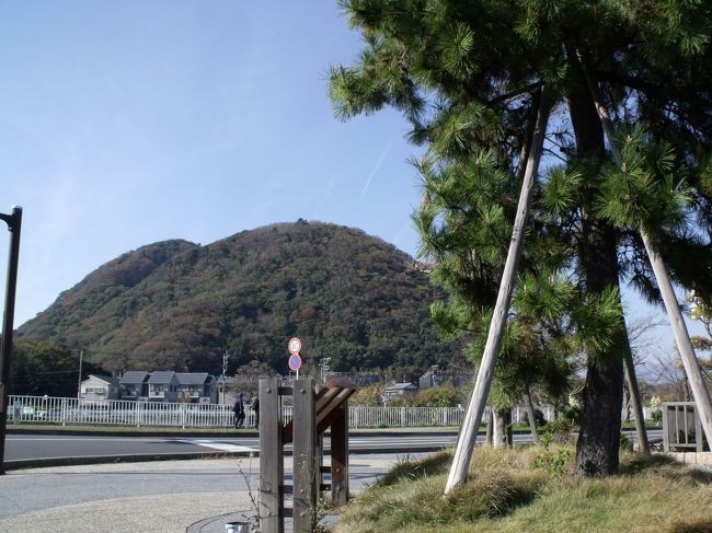 小田原の城下を目指して歩きます。