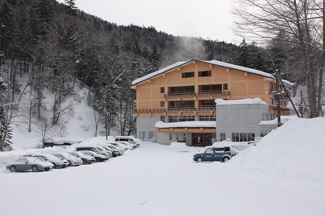 山奥の一軒宿の国民宿舎。<br />夏は登山客でいっぱいですが、冬は風情があって、穴場的な宿です。