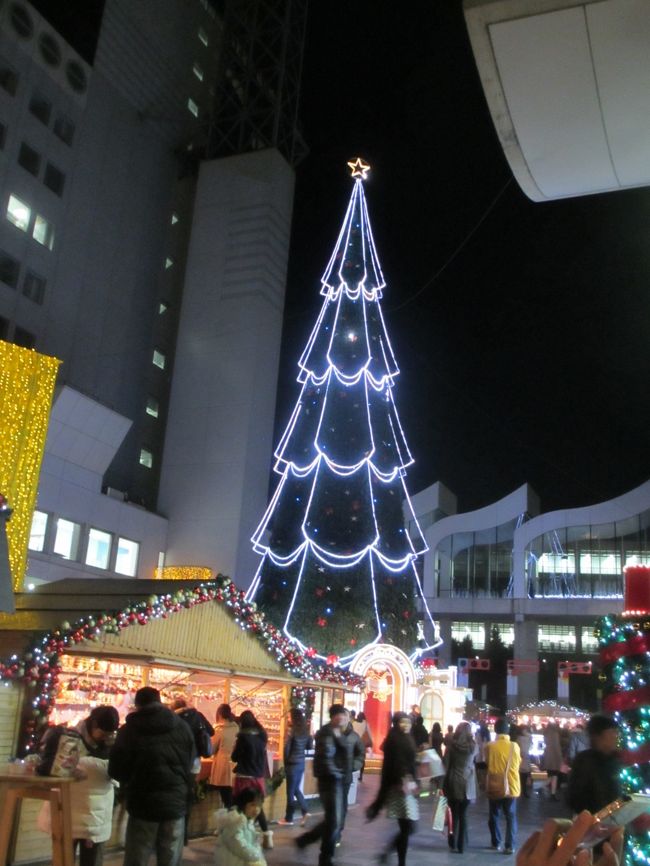 <br /><br /><br />ドイツ総領事館が後押しするクリスマスマーケット<br /><br />内心期待しながら、母と一緒に行きました<br /><br />が、小規模過ぎて日本のクリスマスに対する期待度の薄さに驚嘆<br /><br />ブラジルを知って来る国でない事を確認してしまった<br /><br /><br />http://www.youtube.com/watch?v=0_KDdNPdmFI<br /><br /><br />３５年前の西ドイツ・ニュルンベルグの<br /><br />クリスマスマーケットを知ってる<br /><br />もみの木を売る市場が別に在ったり大賑わいだったけど<br /><br />大阪のは規模も小さくて寂しかった<br /><br />ブラジルの方がもっと本気でやってるね<br /><br />少しは見習って欲しいと思った<br /><br />