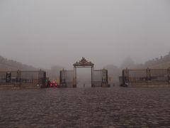 フランス弾丸な旅２０１３　０７：濃霧のベルサイユ宮殿へ１／２
