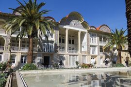 2012秋、イラン旅行記(11/56)：11月18日(4)：シラーズ(3)：エラム・ガーデン、エラム宮殿、泉水、枇杷
