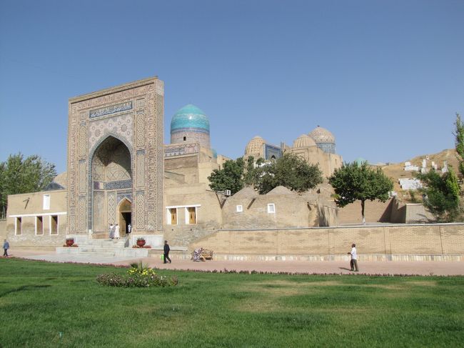 ウズベキスタンの旅（４）・・サマルカンドのウルグベク天文台跡とシャーヒ・ジンダ廟群、シャブスキー・バザールを訪ねて