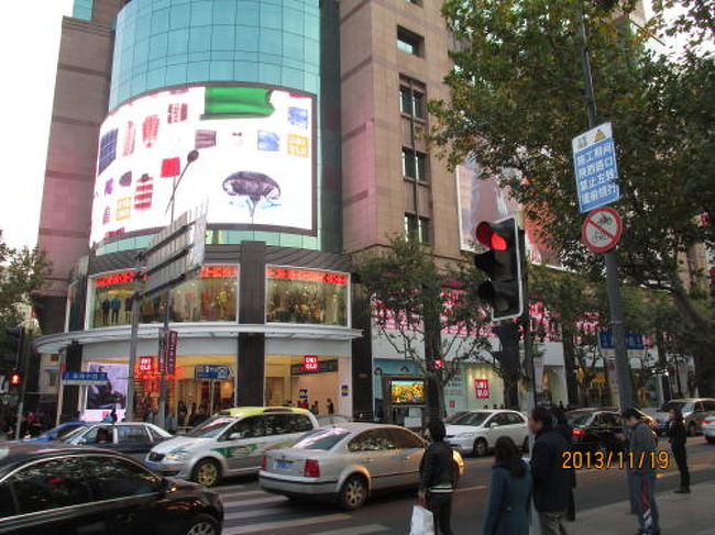 上海のユニクロ旗艦店・准海中路