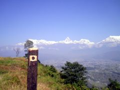 ネパール３８：　ポカラ　「天空に浮かぶヒマラヤ」　from　「ニルマル・ポカリ」　頂上＆下山編