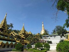 ミャンマーヤンゴンの聖地のシュエダゴンパゴダに行きました。