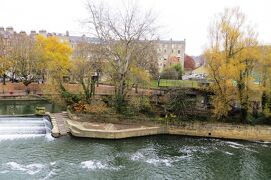 2013晩秋、イギリス旅行記2(17/44)：12月1日(5)：バース、バース旧市街散策、エイヴォン川、バース大僧院、パルティニー橋