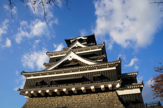 福岡在住の身内にお祝い事があったので初めての九州へ。<br /><br />翌月からはしばらくゆっくり旅に出ることは出来なさそう・・・ということでせっかくの機会なので、ついでに九州一周旅行を計画♪<br />ちょうど誕生日月だったのでJR九州の『ハッピーバースデー♪九州パス』を購入し、新幹線&特急を利用して九州全県を制覇しました!<br />(佐賀県だけは乗り換えのためホームに一瞬降りただけですが・・)<br /><br />移動時間が多く慌しい一人旅でしたが、観光したり、美味しいものを食べたり、地元の方とお話する機会も少しあり、初九州旅行を楽しんできましたヽ(´▽`)/<br /><br /><br />(※コメントは後日追加する予定ありです。)