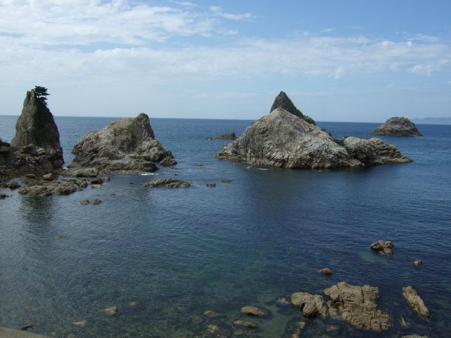 初めての瀬波温泉<br />新発田市より北へ行ったことがなかった。<br />今回、瀬波温泉と笹川ながれを目的に新潟県の北に宿泊。<br />瀬波温泉は、老舗の「大観荘」に宿泊。<br />日本海を見る温泉は、やはり日本海側の温泉の皆生温泉（鳥取県）に<br />似ている。<br />翌日、シーサイドラインの笹川ながれをドライブ。<br />海に出ていないので、何が笹川ながれなのか「？」<br />ただし、シーサイドサインの眺めはｇｏｏｄ。