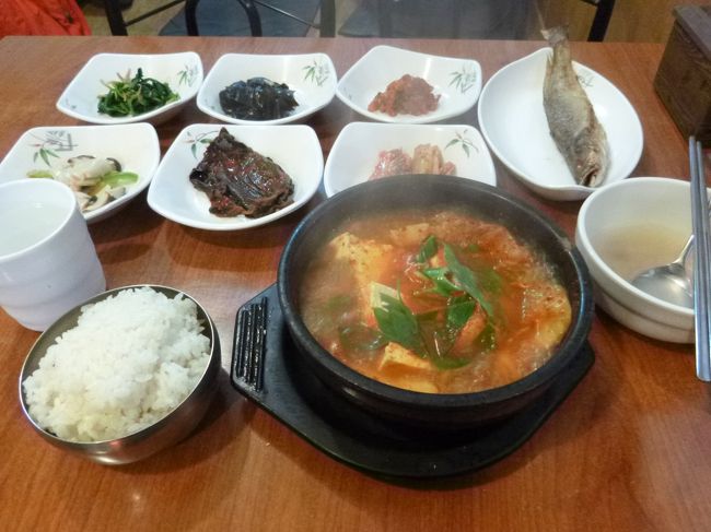 アンニョンハセヨ〜<br />冬の韓国で釜山は初めて！<br />韓国語を喋れないおっさんの一人旅！<br />美味いものが食べたいが、金は極力抑えたい旅！<br />さてどうなるか？