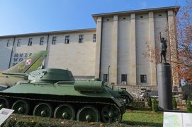 2013秋、ポーランド旅行記(20/28)：10月23日(2)：ワルシャワ、ワルシャワ軍事博物館