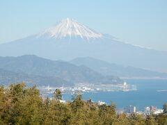 お正月の富士山と「赤い靴の女の子」 ！