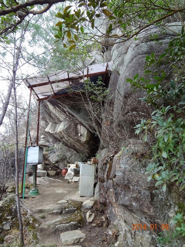 岩屋観音院には、今まで何回か行こうとしたが、どこが上り口かよく判らなかったが、今回訪れることができた。