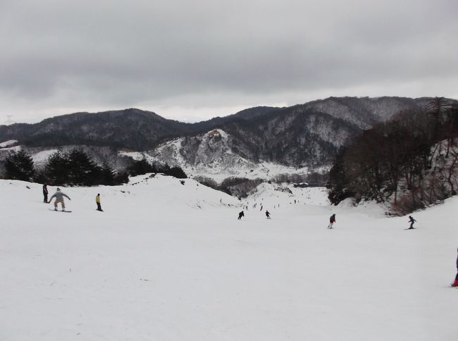 ２０１４年初滑りで、滋賀県高島市マキノ町にある<br />国境高原スノーパークに行ってきました。