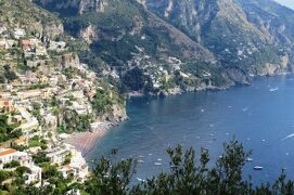 2013秋、イタリア旅行記2(12/53)：9月26日(8)：アマルフィ(1)：アマルフィ海岸、峠の茶屋、マリア像