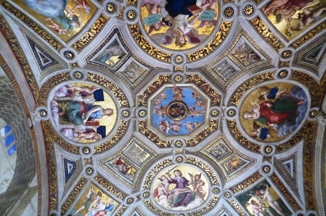 2013秋、イタリア旅行記2(50/53：補遺2)：サン・ピエトロ大聖堂 (1/2)：天井画、壁画、ラファエロ