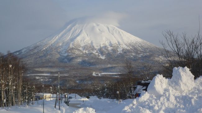 今シーズン二度目のニセコです。天気予報は雪マーク続きでしたが、５日間とも晴れのち曇りのち雪。新雪を期待し<br />楽しむために、北海道まで来てみましたが・・・・・