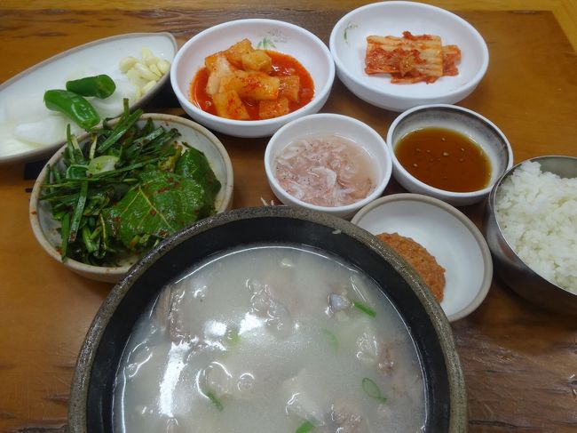 LCCを乗り継いで釜山の2日目<br />甘川文化村へ行き、西面でデジクッパを食べました<br />