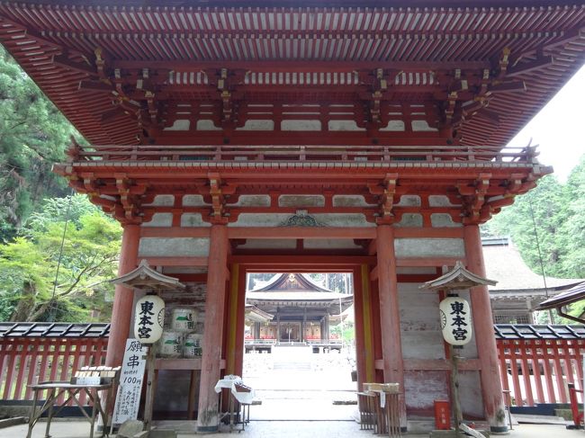 日吉大社に行ってきました。<br />「比叡山の麓」の「坂本」にある神社です。<br />全国に「約２０００社」ある「日吉・日枝・山王神社」の「総本社」です。<br />「紅葉（ライトアップ）の名所」の模様。