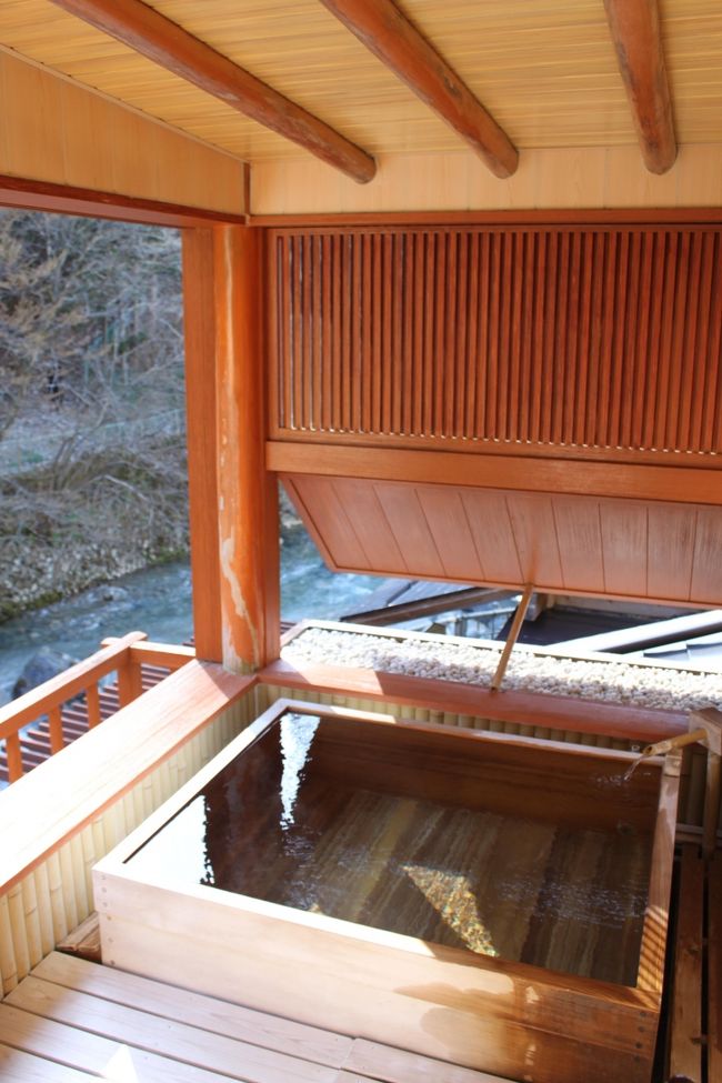 群馬の温泉は泉質がいいと聞いて、源泉かけ流しの温泉宿にこだわりました。<br />日本三大うどんの水沢うどんも堪能〜。