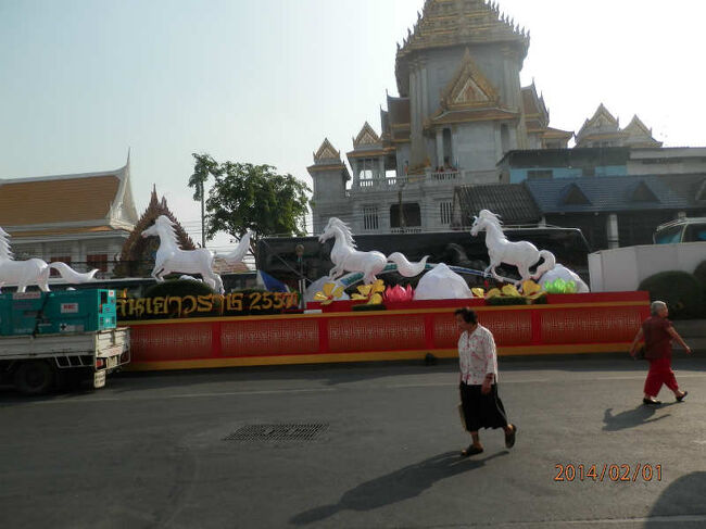 bkk3回1土曜1午前MRT地下鉄ファランボーン駅から黄金寺まで