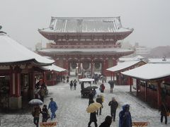 雪景色の浅草寺＆スカイツリー