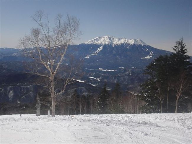 いつも家族ででかける木曽福島スキー場です。いまどき珍しいスキーオンリーのスキー場。なんとなくのんびりとしていて落ち着けるスキー場です。午後券が11：30から利用できたり、50歳以降はシルバー料金だったりと、優しさあふれるスキー場です。3月中は国道19号で2か所大がかりな道路工事による交互通行が実施されています。