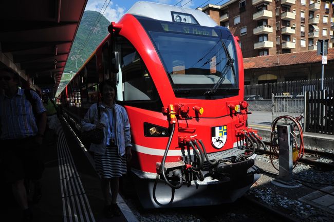 スイスの鉄道で旅を楽しみました。氷河急行、ゴールデンパス、ベルリナ急行、各種登山鉄道。鉄道の旅を集めてみました。<br /><br />ベルニナ・エクスプレス<br />シーニゲ・プラッテ鉄道<br />ブリエンツ・ロートホルン鉄道<br />リッフェルアルププライベイト鉄道<br />ポントレジーナ乗合馬車<br />グレッシャー・エクスプレス　氷河急行<br />ゴールデンパス・ライン<br />ゴルナーグラート鉄道(GGB登山鉄道）<br />Sunega Express<br /><br />追加中